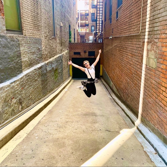 Meet your Posher, Allyson - Picture 1 of 1